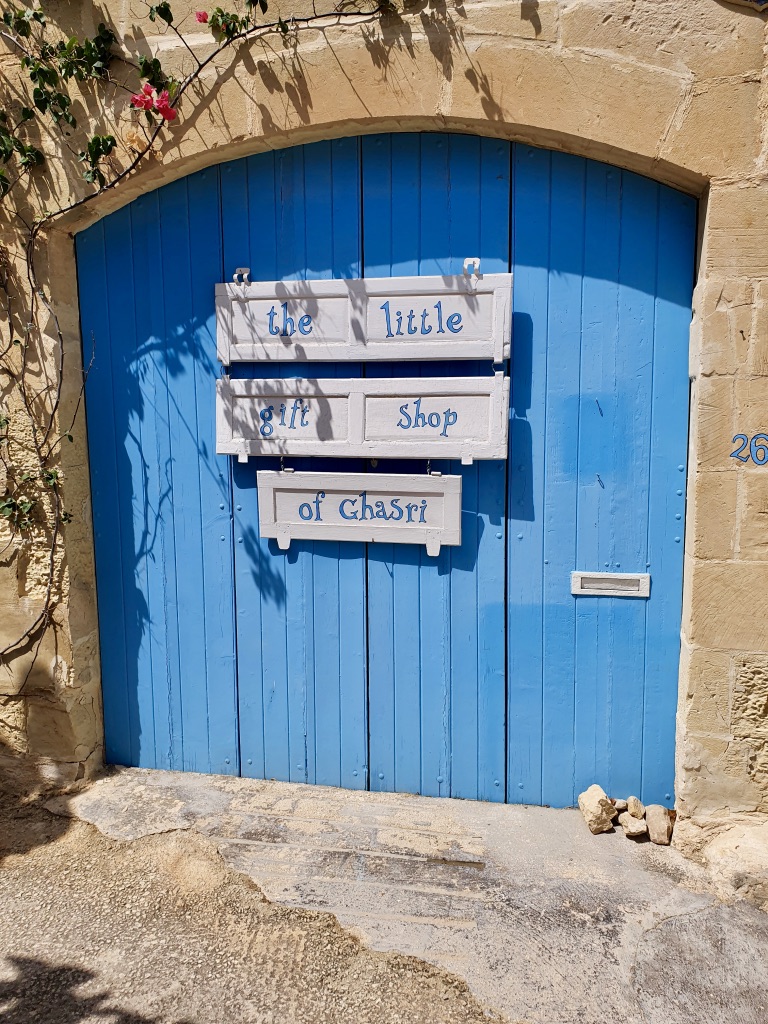 A cute door on the first hike of this Malta itinerary: the hike in tht Ghasri valley
